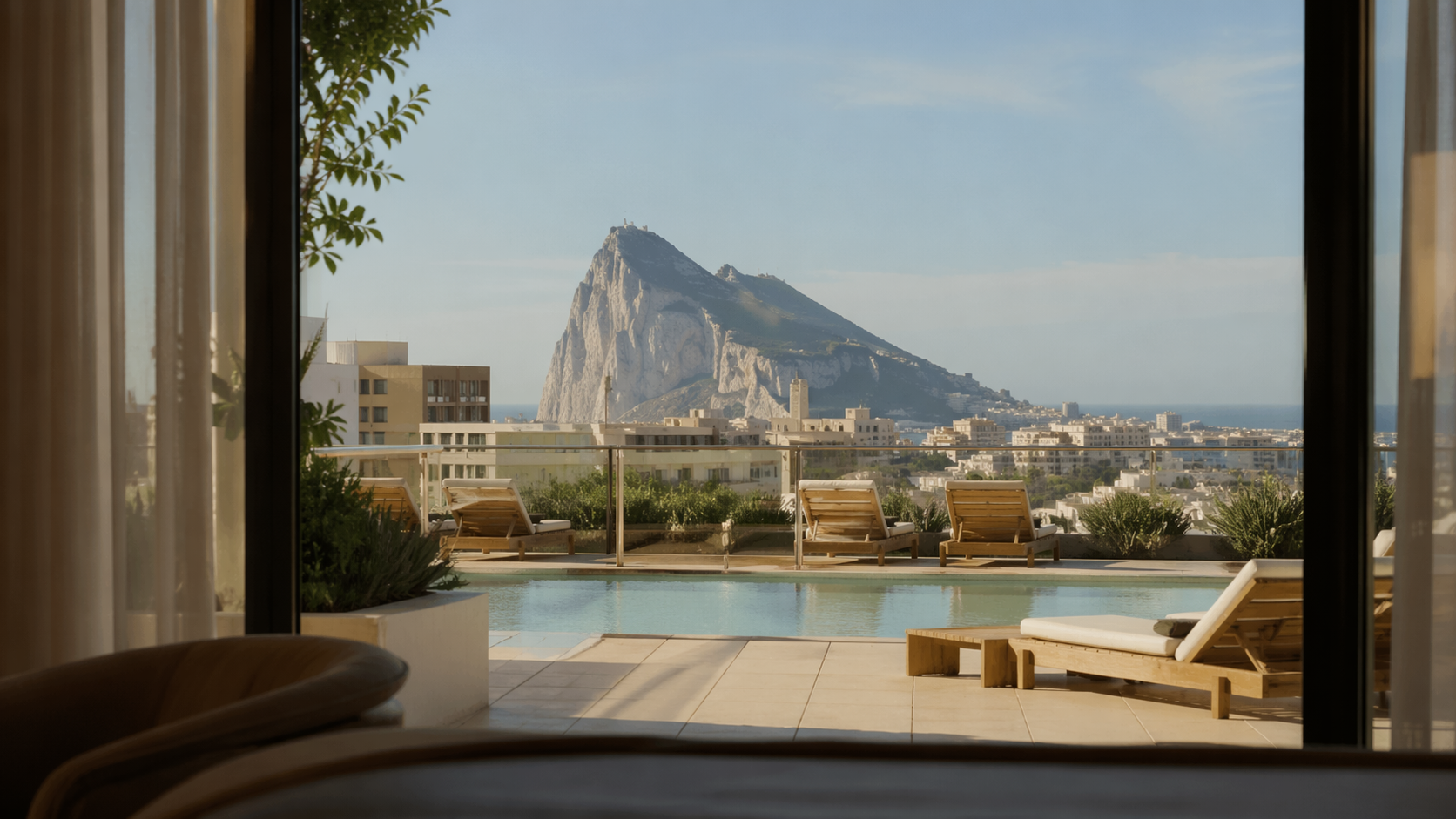 Las mejores zonas para alojarse cerca de Gibraltar en 2026: los barrios de La Línea explicados